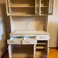 【決まりました】オシャレ食器棚