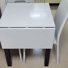 ニトリ　2人用テーブルの画像