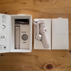 DJI OM 5 スマートフォンスタビライザーの画像