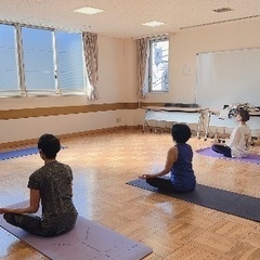 【４月スケジュール】身体が固くても大丈夫🎵ヨガでいつまでも若々しく健康に！の画像