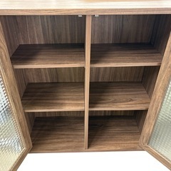 NO.2302 佐藤産業 キャビネット ガラス扉 可動棚 リビング収納 収納棚 ブラウン 家具 中古の画像