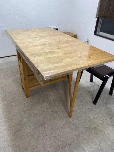 IKEA
折り畳みテーブル