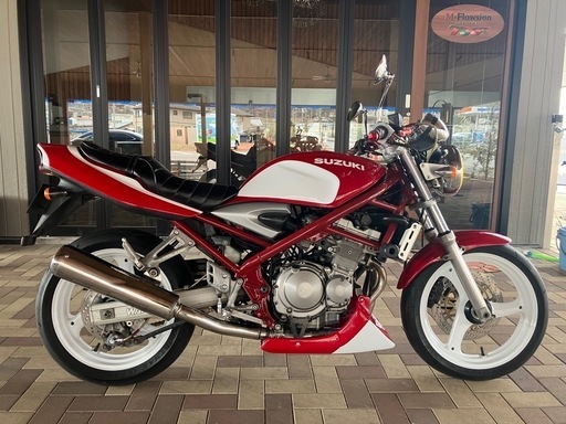 驚きの破格値，送料無料 GJ77A バンディット250 後期型専用 エンジン腰