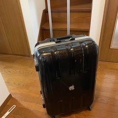 スーツケース黒の画像