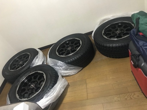 スタッドレスタイヤ265/65R/17　美品