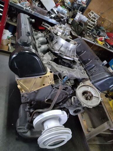 Mべンツエンジン専門工場.126.107コンプリートエンジン販売