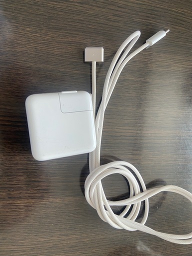 【3月期間限定】MacBook Air  13.6インチM2 2022 
充電器、画面保護付き