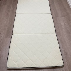 シングル　三つ折りマットレスの画像