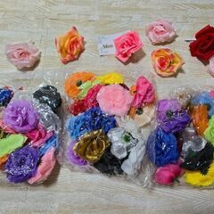 造花コサージュ約60個