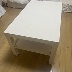 IKEA白リビングテーブルの画像