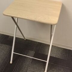 折り畳みテーブル