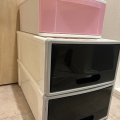 大きめ！！衣装ケース３つ　の画像