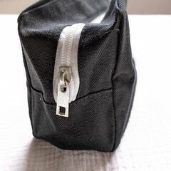 新品✨未使用✨ ロ―チェのポ―チ　紫外線チェック付きUVケアグローブの画像