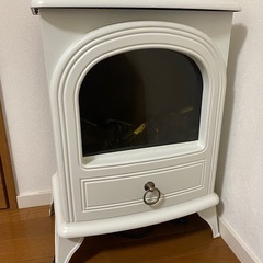 暖炉型ヒーター　Nostalgie ホワイト ストーブ