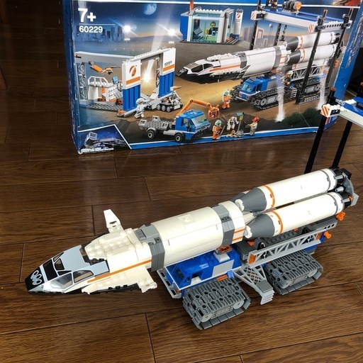 LEGO City 60229 巨大ロケット組み立て工場