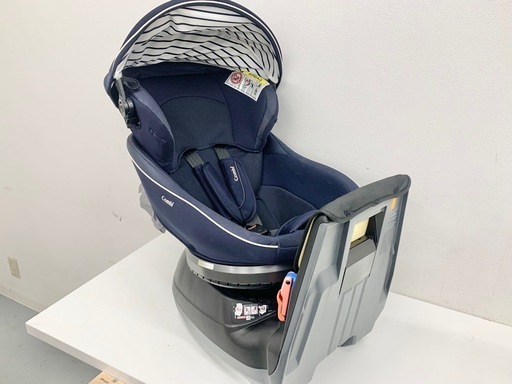 【中古品】Combi コンビ チャイルドシート クルムーヴ CG-UTG リクライニング 360度回転