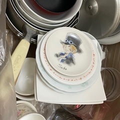 【早急‼️】ガスコンロと食器   
引越しに伴い