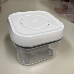Y2503-624　oxo 保存コンテナ 0.3L