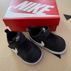 NIKE ブラック スニーカー コート バーロウ 10cmの画像