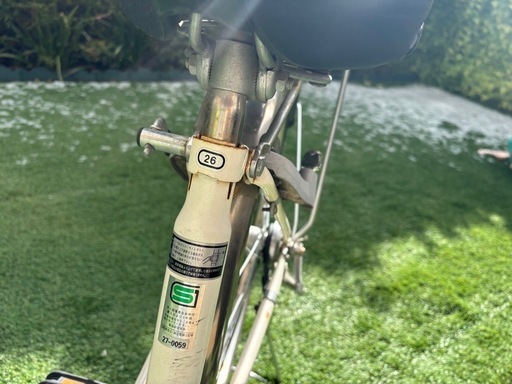 26インチ　自転車　ホワイト　後ろ荷カゴ付き