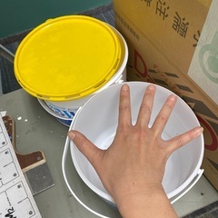 パテが入っていたプラスチック容器