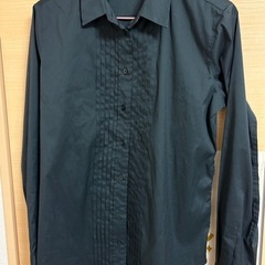 UNIQLO黒シャツ　S size
