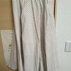 UNIQLOドッド柄スカートL  の画像