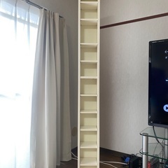 高さのある幅が狭い収納棚