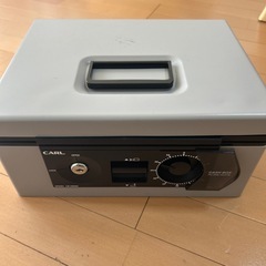 ジャンク品　金庫