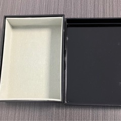 漆塗りの小物入れの画像