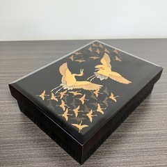 漆塗りの小物入れの画像