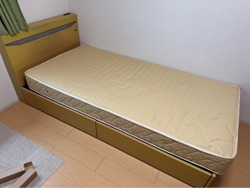 シングルサイズベット　引き出し　電源付き