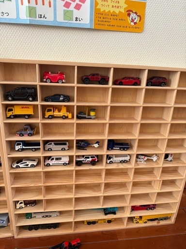 トミカ ミニカー 約85台 木製ケース付き トミカ ミニカー 約85台 木製