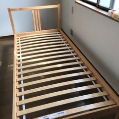 IKEAのシングルベッドフレーム　すのこ付き