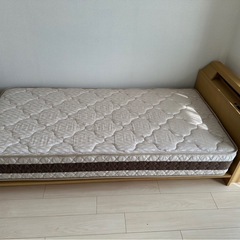 C1901 シングルベッド マット付 
