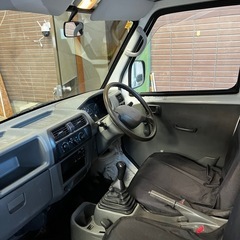 ただ今交渉中です。ミニキャブ　軽トラ　平成17年式　5MT 4WD AC パワステ　古い車ですが普通によく走ります。の画像
