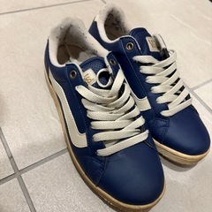 レディース　スニーカー　バンズ　23.5
