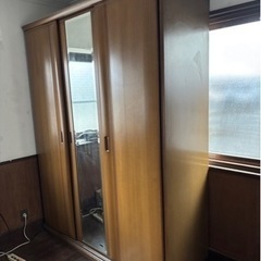 今週土引取り可能なら方は8000円にお値下げ！最終値下美品｜収納 木製クローゼット 鏡面扉付き　ワードローブ大容量洋服収納キャビネットクローゼット　収納家具の画像