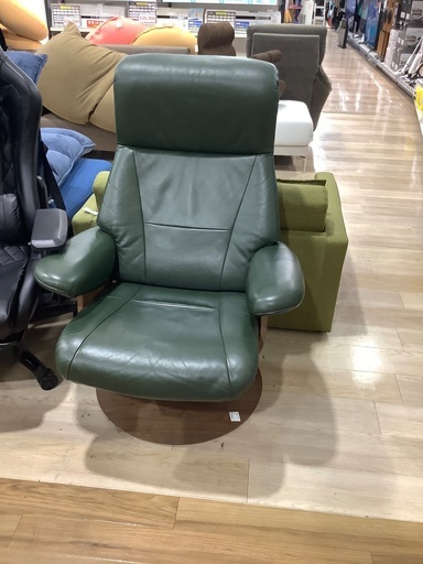 リクライニングチェア　Karimoku R11350 Chicano グリーン　入荷致しました！