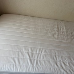 【取引決定】無印シングルベッド　足付きマットレスの画像