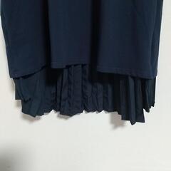 紺色のワンピースの画像