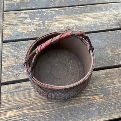 古い竹籠の画像