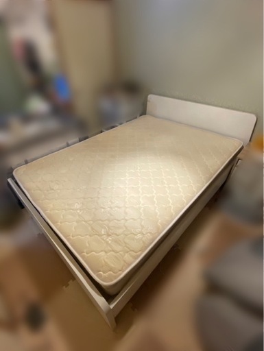 ダブルベッド　IKEA
