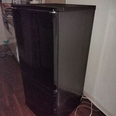 冷蔵庫　シャープ１３７Ｌ 2012年製