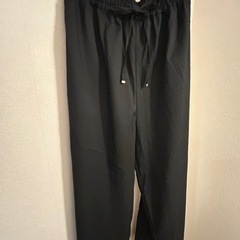 スラックス、ワイドパンツの画像