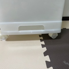 4段衣装ケースの画像