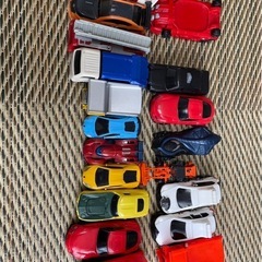 トミカまとめ売り ミニカーとプレイセットの画像