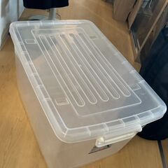 【ニトリ 丈夫なフタ付き収納ボックス 81L】の画像