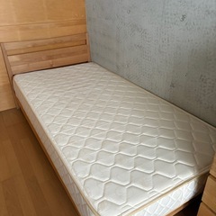 モモナチュラル　　ベッド