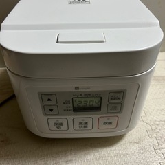炊飯器　3号炊き　ニトリ